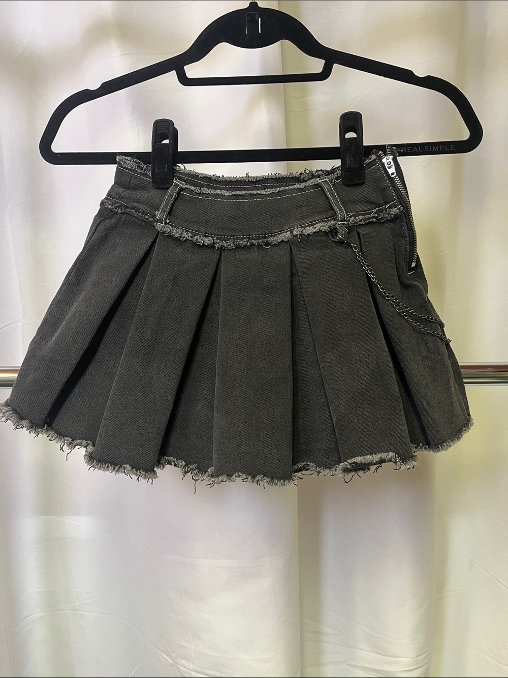 Tractr Girls Pleated Denim zip up Skort with Chain - black size 7